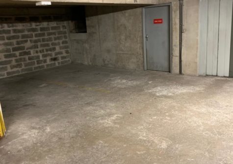 Parking 13m2 rue Amelot Paris 11