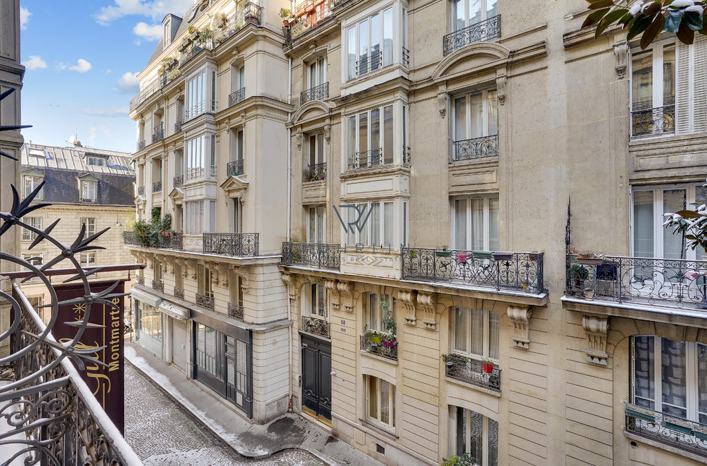 40m2 avec balcon rue André Gill Paris 18