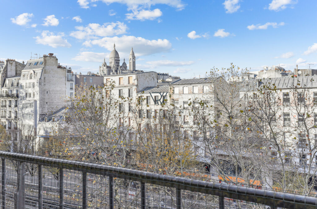 53m2 boulevard Marguerite de Rochechouart Paris 9